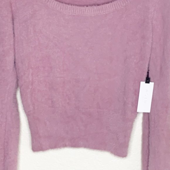 ASTR the Label NWT Lilac Fuzzy Cropped Sweater - Picture 6 of 7